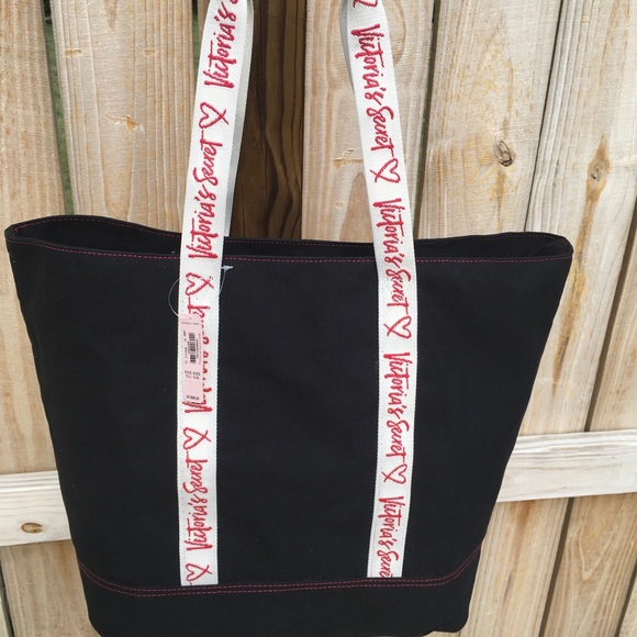 Victoria's Secret Handbags - NEW VICTORIAS SECRET TOTE